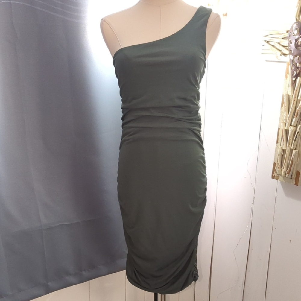 3/$10❣️NEW!! EXPRESS One-Shoulder Olive Green Dress Size Small. NWOT
